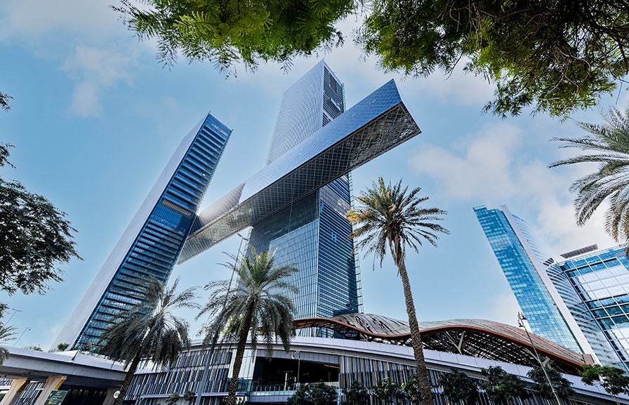 The Link est le premier gratte-ciel horizontal au monde, conçu pour relier deux gratte-ciel jumeaux et redessiner la ligne d'horizon de Dubaï.