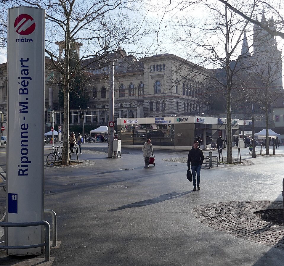 Les travaux d’assainissement du parking de la Riponne, qui débuteront d’ici une dizaine de jours, engendreront une fermeture partielle de la place. Aucune manifestation ne pourra avoir lieu sur la place et les marchés seront réorganisés.