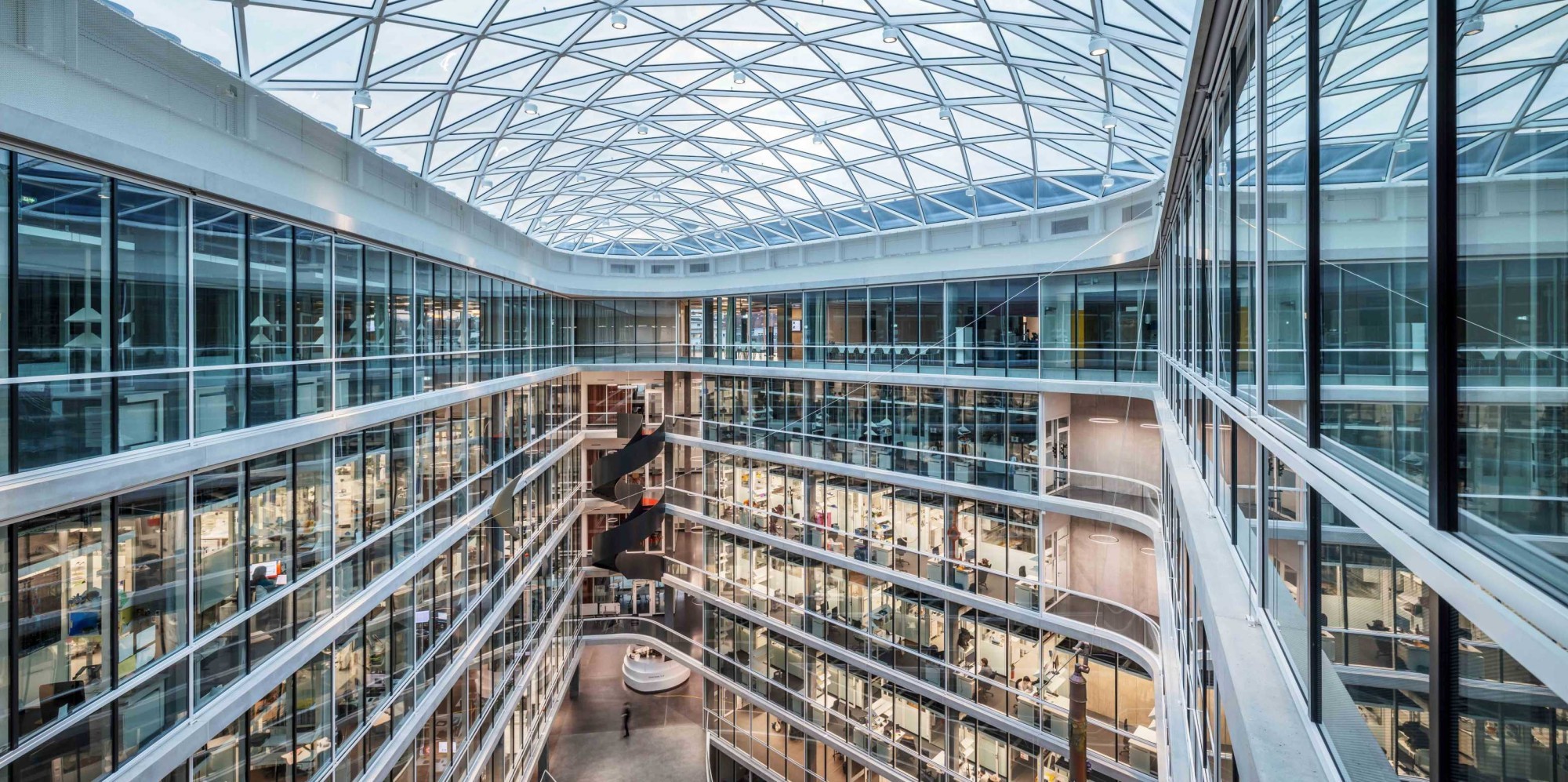 Le nouveau bâtiment d'enseignement et de recherche BSS de l'ETH Zurich se trouve sur le campus des sciences de la vie Schällemätteli à Bâle.