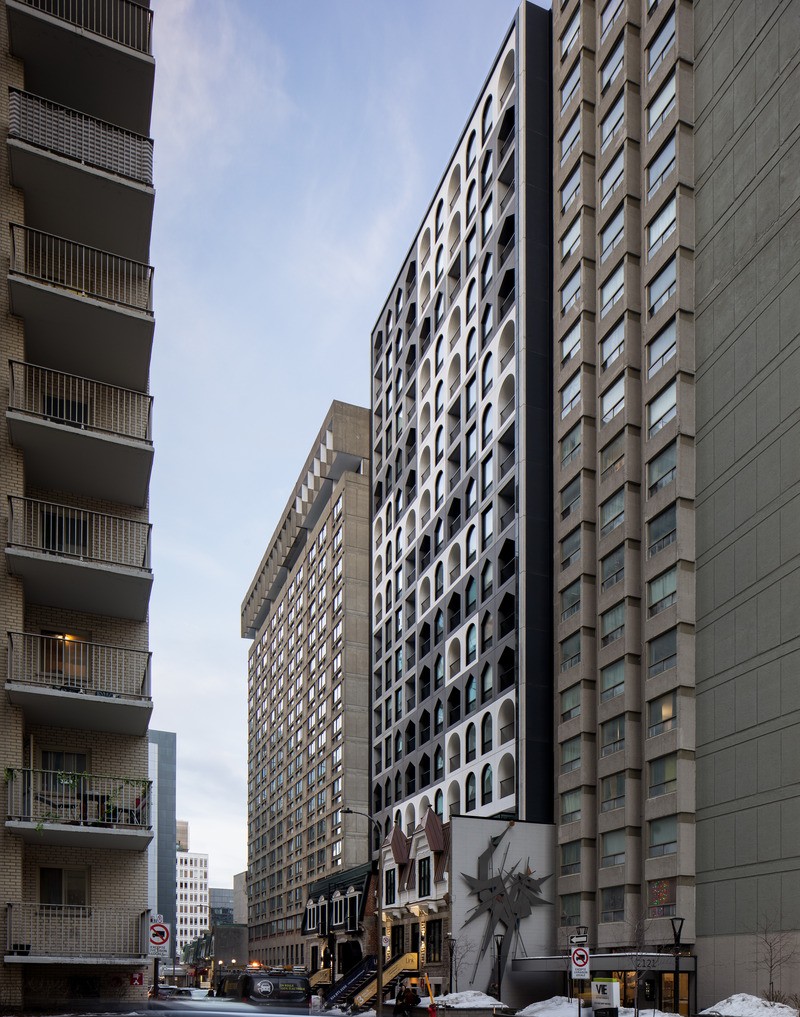 Les façades préservées contribuent non seulement au lien entre le bâtiment et le domaine public, mais rendent également hommage à la mémoire historique de la communauté.