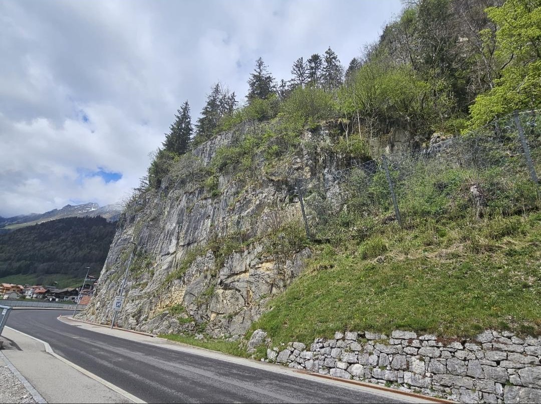 La falaise concernée à Bellegarde (FR) présente quelques riques et doit être sécurisée rapidement.