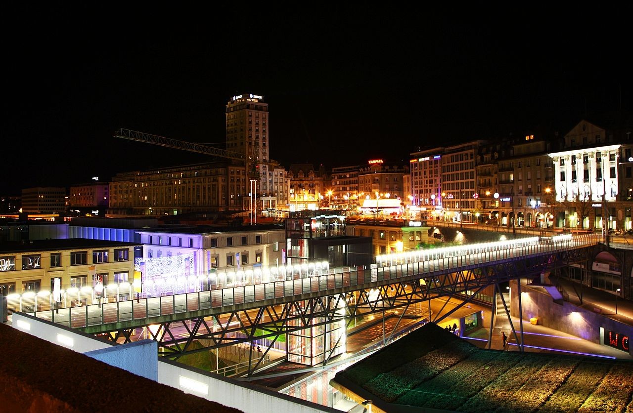 Tour Bel-Air Lausanne la nuit