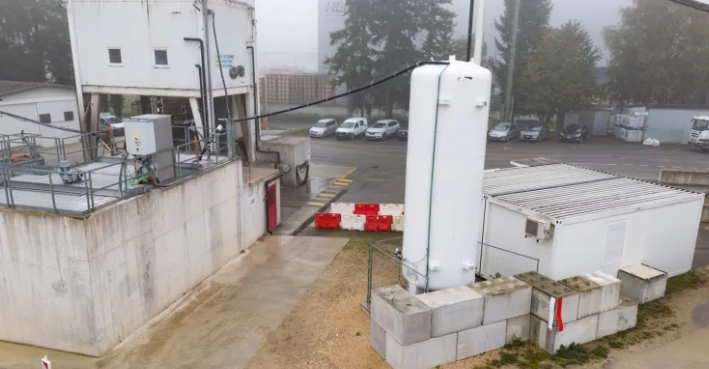 L'installation de stockage de CO2 pour des eaux de lavage des résidus de béton s'intègre parfaitement dans les processus existants.