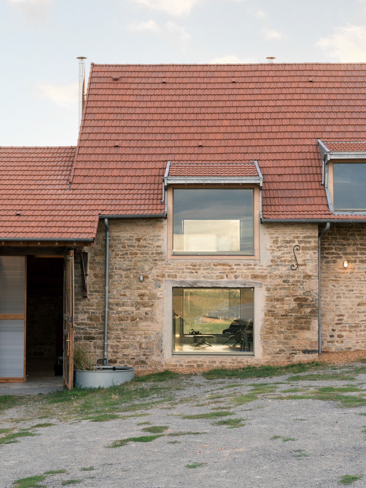 Une ferme durable ancrée dans le paysage français.