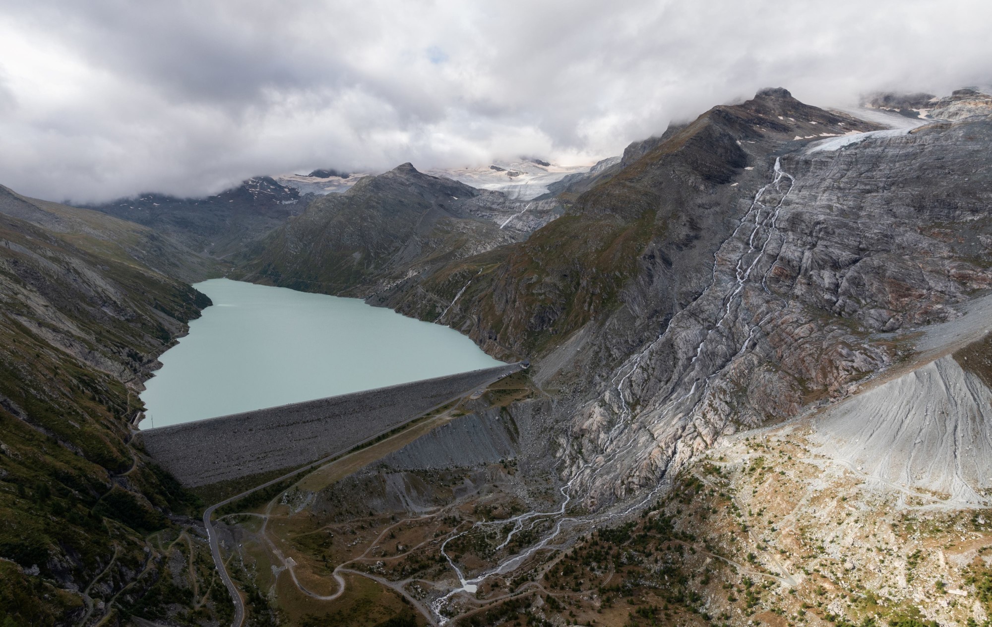 Axpo étudie une surélévation de 10 m du barrage de Mattmark.