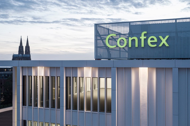 Confex est la fusion d'un centre de conférences et d'expositions, constituant le cœur de ce tout nouveau bâtiment.