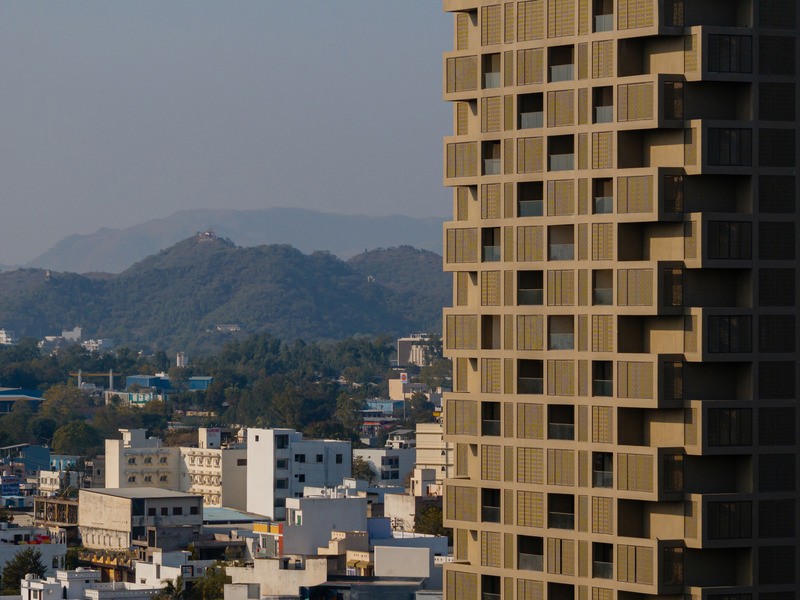 L'immeuble de 21 étages Screen 504 a été construit à l'aide de matériaux locaux et des solutions écologiques favorisant la durabilité avec des matériaux locaux .