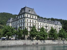 Le bâtiment Sulzberger servait autrefois d'annexe à l'ancien hôtel Thunerhof (sur la photo).
