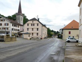 Le Réaménagement de la traversée du village de La Côte-aux-Fées a débuté.