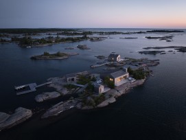 Pointe Au Baril compte parmi les paysages d'eau douce les plus spectaculaires du Canada. Située à trois heures au nord de Toronto, elle est connue pour ses nombreux archipels de roches précambriennes disséminés le long de la côte de la baie Georgienne, fo