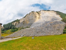 Lors de l'éboulement de Brienz du 16 juin 2023, 1,2 million de tonnes de roches se sont déversées dans la vallée.