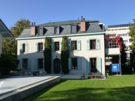 La Maison de maître dite Clos Bon Retour , au Chemin Ami-Argand 43-45 à Versoix est inscrit à l’inventaire des bâtiments dignes de protection.