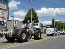 Un camion vibreur (ici à Malley) sillonnera la région de nuit pour éviter les nuisances sonores.