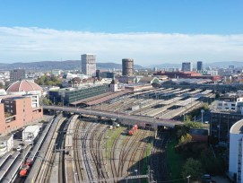 L'ancien pont Margarethen, fermé au trafic lourd depuis mai 2023 pour des raisons de sécurité incite les CFF à trouver des solutions alternatives.